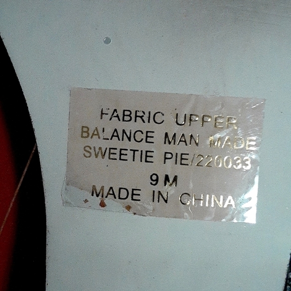 Sequins for a CRUISE or Dinner Date? 1" heel By Fabulare! 9M - Picture 7 of 8